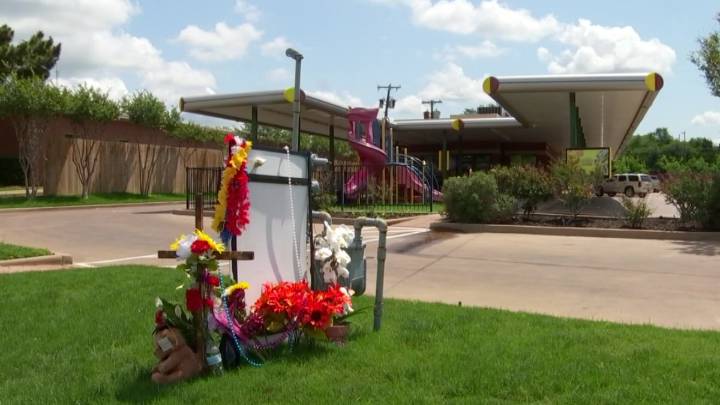 Woman who armed 12-year-old nephew pleads guilty to murder in pretrial hearing