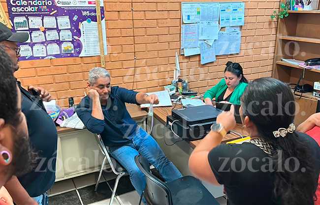 Exigen padres de familia cuentas claras a la directora a directora de primaria Isidro López Zertuche