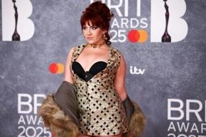 Irish singer CMAT delays UK tour over infected wisdom tooth