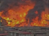 Devastador incendio en Perú deja más de 100 viviendas destruidas