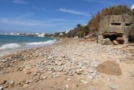 El Gobierno de España se desentiende de la pérdida de arena en Los Caños: “La playa siempre ha sido así”