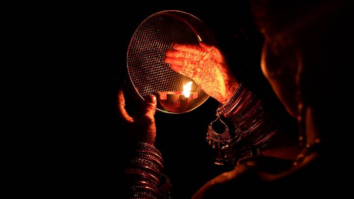 Karwa Chauth 2025: Moon To Take 39 Minutes To Appear Across Madhya Pradesh; Check Timings Below