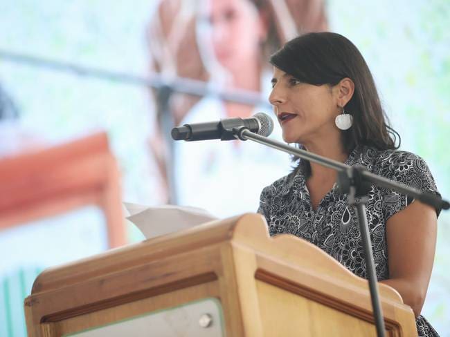 Tribunal abre desacato a MinAmbiente por no reglamentar ley que obliga a empresas a sembrar arboles