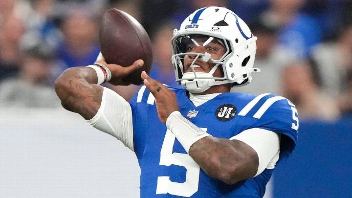 Colts' Richardson inactive after hurting eye in equipment mishap