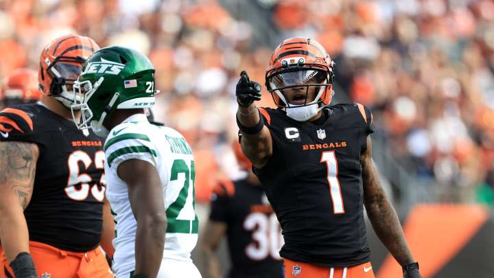 Ja'Marr Chase ties record for most catches in a three