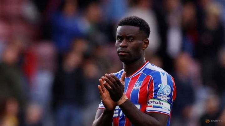 Captain Guehi will leave Palace next year, Glasner says