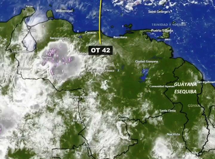 Onda tropical número 42 genera lluvias y descargas eléctricas en gran parte del país