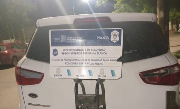Detuvieron a dos hombres y dos menores que circulaban en un auto con pedido de captura
