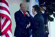 Presidente de EEUU. Donald Trump amenaza con «no ser más generoso con Argentina» si Javier Milei pierde las elecciones