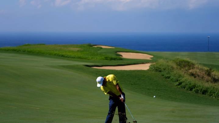 The Sentry at Kapalua gets canceled instead of going to another course. Sony Open to start season