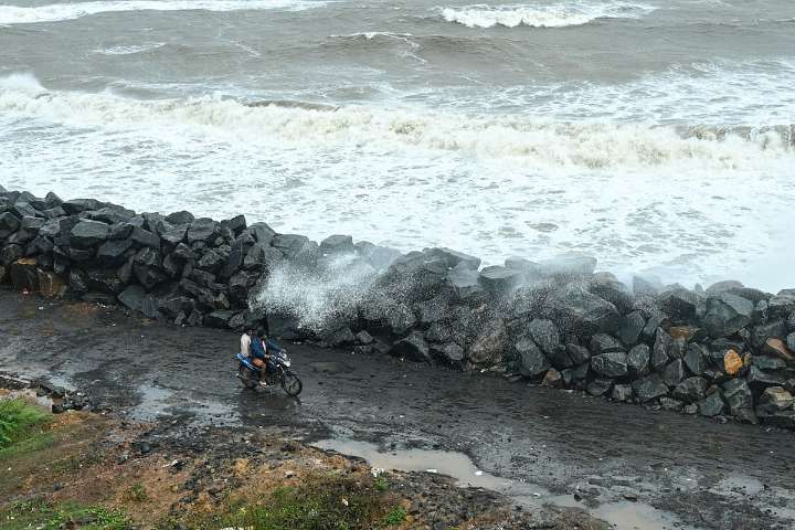 Cyclone Montha: Landfall begins near Kakinada; process to continue for 3