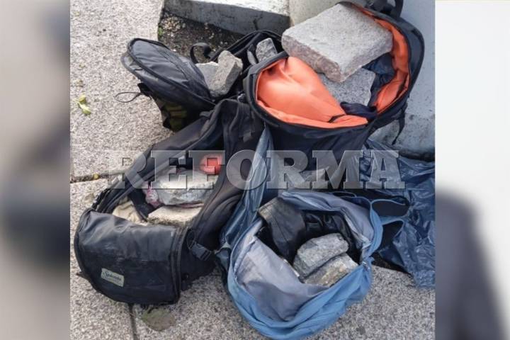 Decomisan a 'Bloque Negro'  piedras, botellas de vidrio...