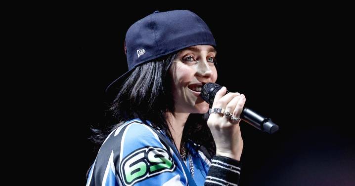Billie Eilish violently yanked by audience member during Miami concert