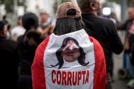Perú: El Congreso de Perú destituye a la presidenta Dina Boluarte, la más impopular de la historia, ante la grave crisis de inseguridad en el país