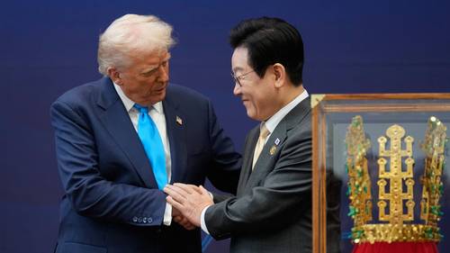 Trump scores golden gifts but no investment dollars during South Korea visit