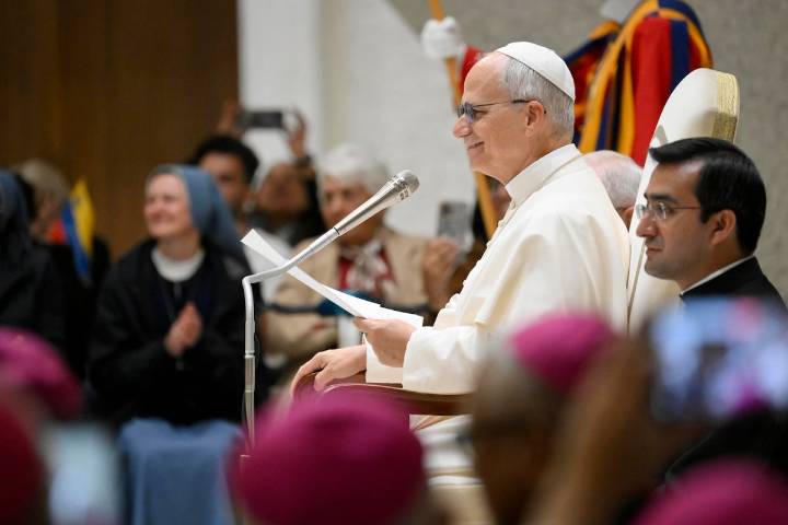 Víctimas de abuso sexual por parte de miembros de la Iglesia se reúnen con el Papa León XIV