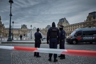 Recuperaron una de las joyas robadas del museo Louvre