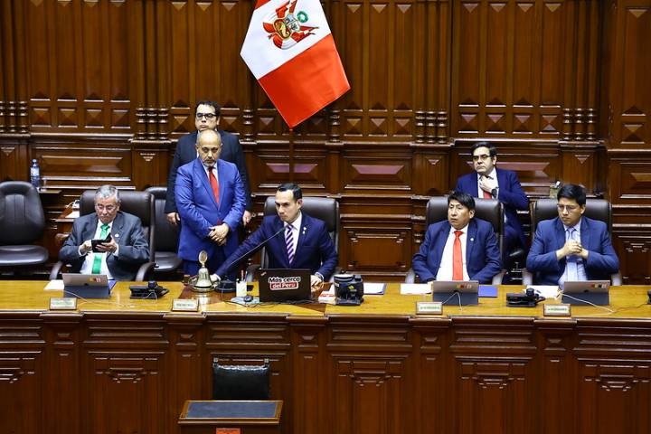 Dina Boluarte con un pie fuera del Ejecutivo: ¿Cómo es el proceso de vacancia presidencial?