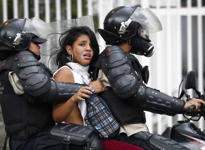 Maduro lanza una aplicación para que los venezolanos reporten "todo lo que ven y escuchen"