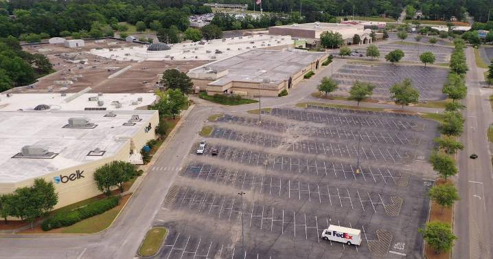 North Carolina man in custody in barbershop shootout inside Alabama mall