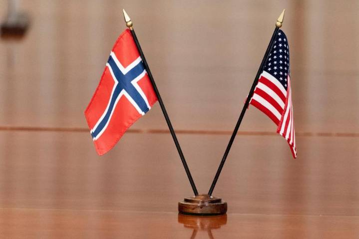 A former security guard at the US Embassy in Norway is convicted of spying for Russia and Iran