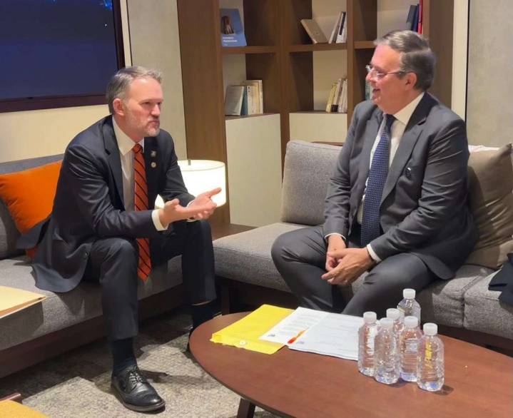 México y EU pactan alcanzar un acuerdo antes de iniciar la revisión del tratado comercial T