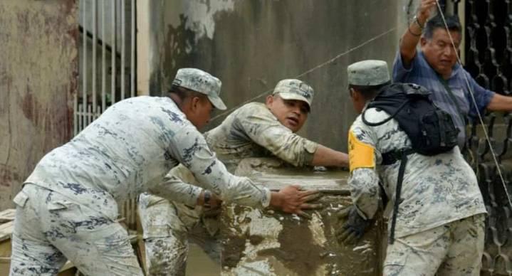 Más de 8 mil 800 militares mantienen apoyo a población afectada por lluvias, informa Sedena