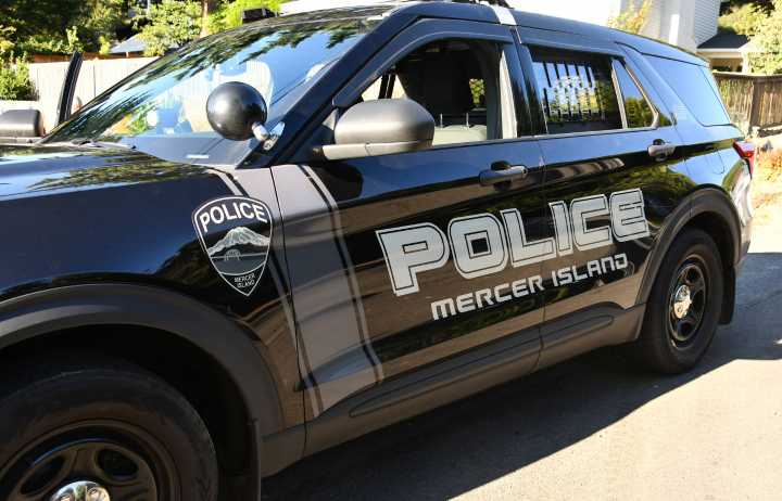 Police arrest two subjects on warrants | Mercer Island police blotter