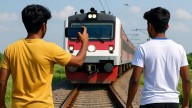 Maharashtra Tragedy: 2 Teenagers Killed After Ahmedabad–Howrah Express Hits Them While Shooting Reel In Jalgaon