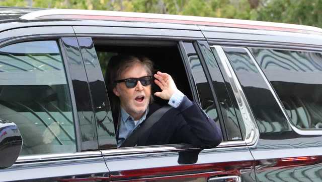 Superfan shares photos of Paul McCartney arriving at Casey's Center in Des Moines