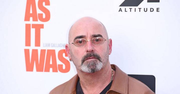 Oasis star shares devastating cancer diagnosis as he pulls out of tour