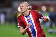 Haaland falla dos penales y marca un triplete en goleada de Noruega sobre Israel por las Eliminatorias Europeas