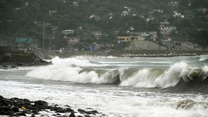 Alerta máxima: así se preparan en Jamaica mientras el huracán Melissa se fortalece rumbo a categoría 5