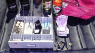 Un robo espumoso que falló: lo atraparon con champagne y parte de la caja registradora