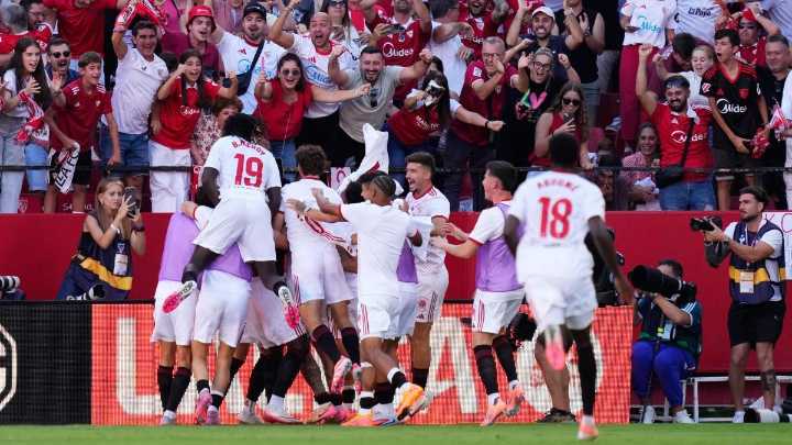 Sevilla pone fin al invicto y al liderato del Barcelona