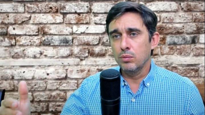 Baistrocchi a la caza del “voto sensato” que le escape a la grieta política