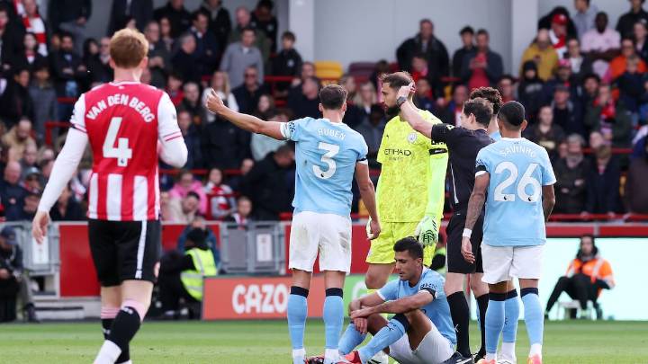 Rodri enciende todas las alarmas: se retira lesionado del partido entre Brentford y Manchester City antes del parón