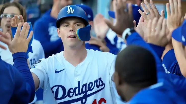 Dodgers vencen a Brewers en dramático juego 3 de postemporada