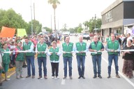 Entregan obras de pavimento a habitantes de tres colonias de Torreón