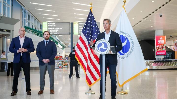 The government shutdown is snarling air travel. Officials say it could get worse