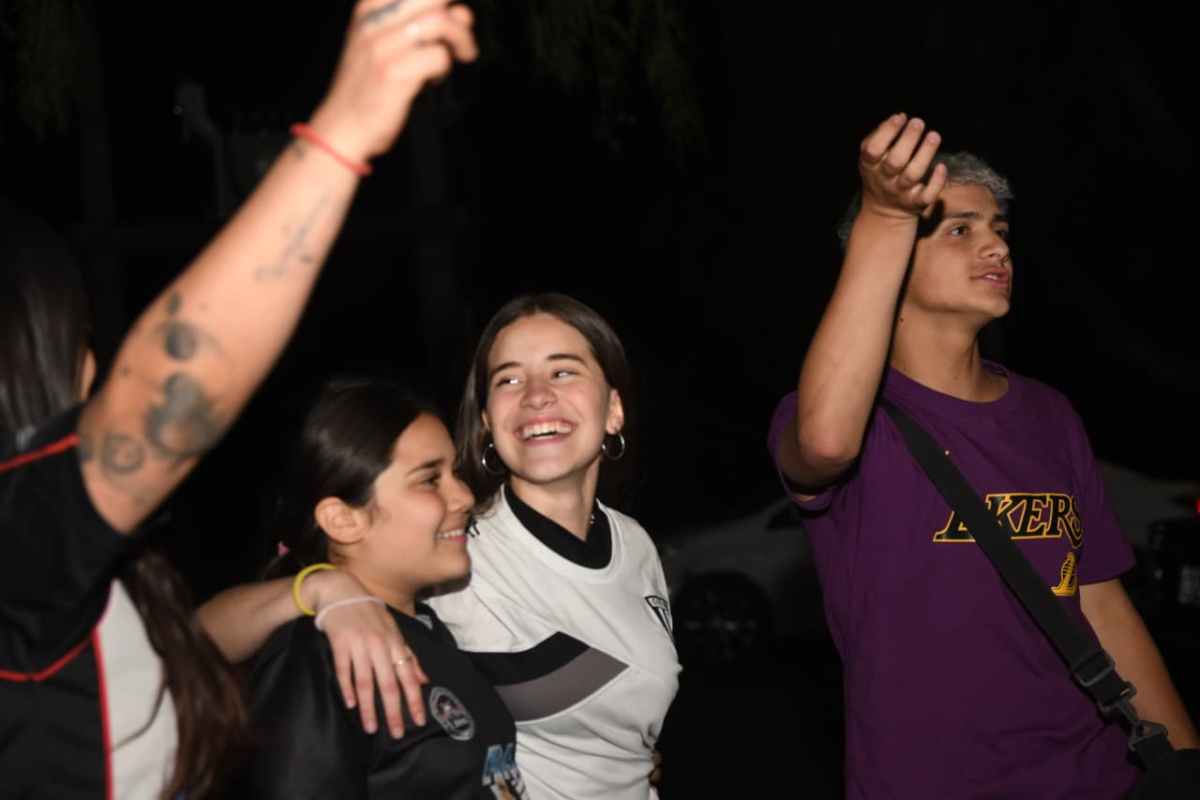 Fotos: los hinchas del Lobo festejan el histórico ascenso de Gimnasia a Primera
