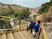 Una escalera da continuidad a la senda de Molinos de Daicán