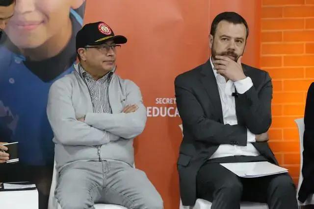 Galán le reclama a Petro que se pronuncie sobre vandalismo de encapuchados en Bogotá: “¿Está de acuerdo con esos hechos de violencia?”