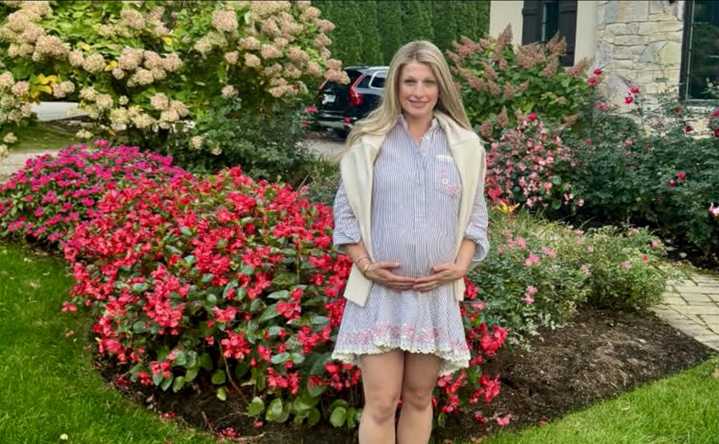 Mom diagnosed with breast cancer while pregnant with 4th child