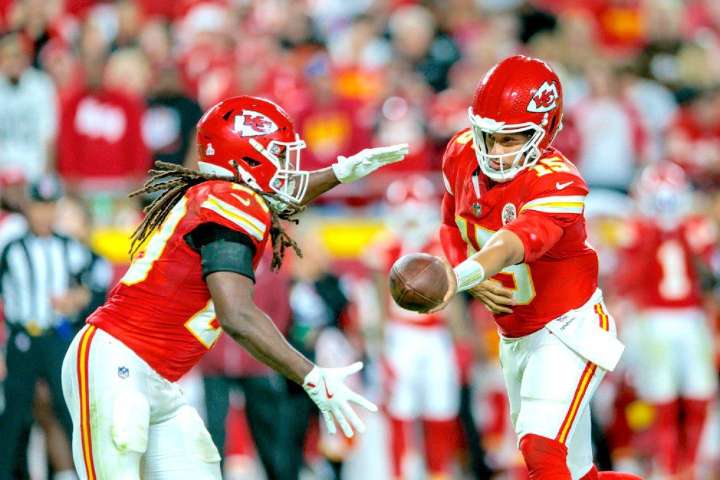 Rhamondre Stevenson, Alvin Kamara, Kareem Hunt: Start ‘Em, Sit ‘Em Picks for Fantasy Football Week 6