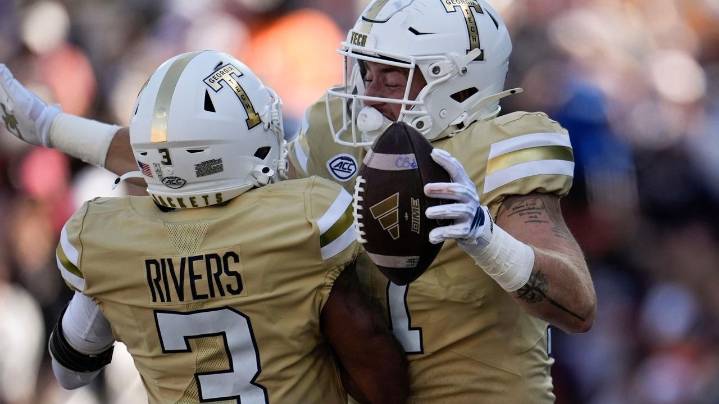 QB Haynes King accounts for 5 TDs as No. 7 Georgia Tech beats Syracuse 41