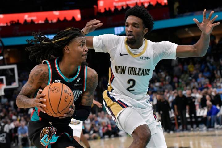 Morant scores 35 points, Memphis uses a third-quarter rally to beat New Orleans 128