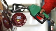 Bolivia opera con el combustible "al límite" por la falta de divisas