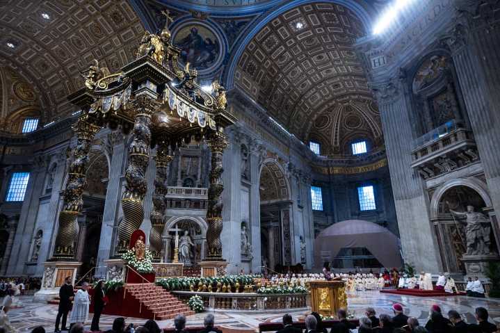 Man desecrates altar of St. Peter's Basilica