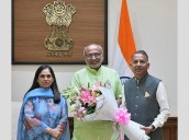 Newly elected Rajya Sabha Member Rajinder Gupta calls on Vice President of India [ FULL VIEW ]